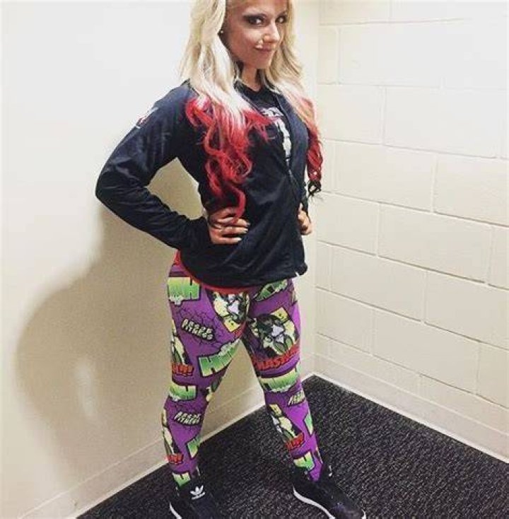 Alexa Bliss hulk pants January 22 2016 Raw women's champion, Wwe raw