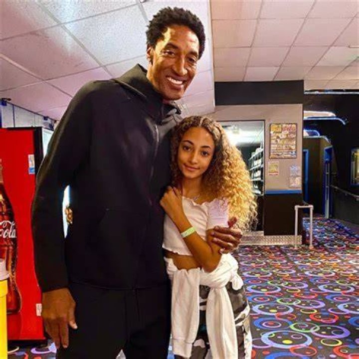 Captivating Moments: A Glimpse Into Drake's Daughter Pictures