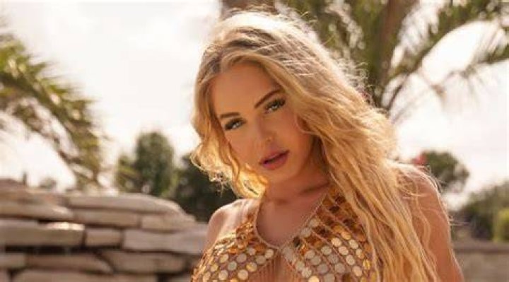 Courtney Tailor Hot Instagram Photos, Courtney Taylor Burness