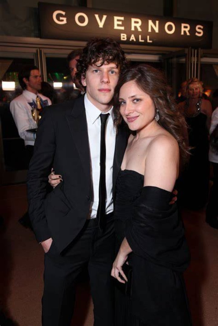 Jesse Eisenberg Is Expecting His First Child With Longtime Girlfriend Anna Strout E! News