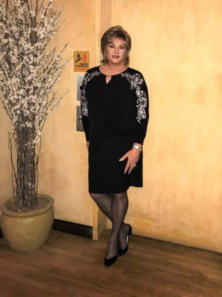 Mature crossdresser over 55 for the male crossdressers.