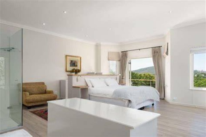 Room 2 4 Piet Retief