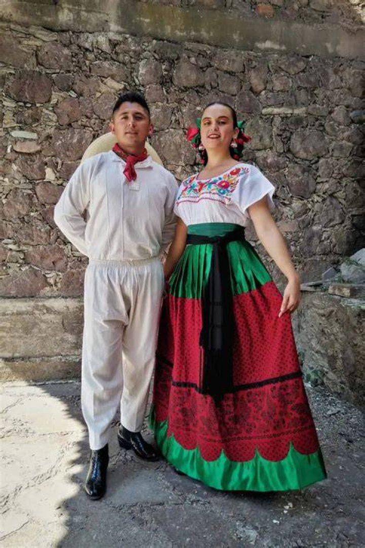 Traje t&iacute;pico de Guanajuato Vestimenta del hombre y de la mujer