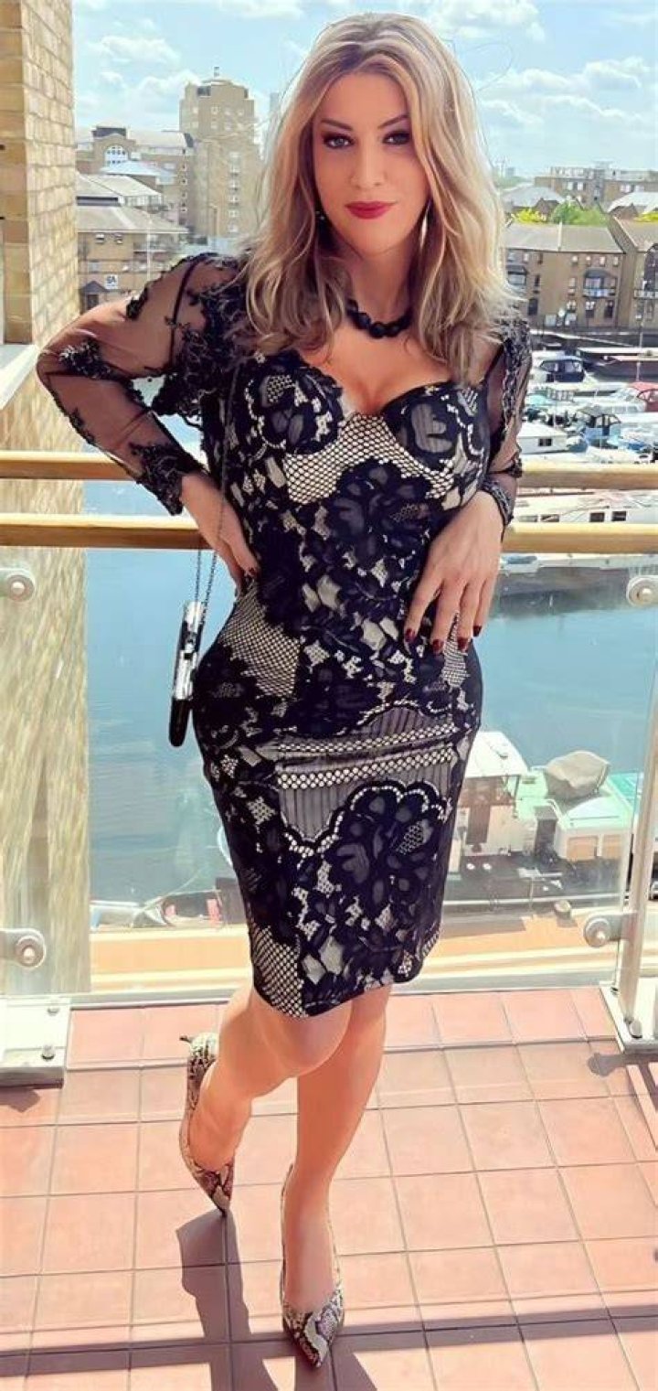 WORLD OF CROSSDRESSING Beautiful Tgirl Junpier