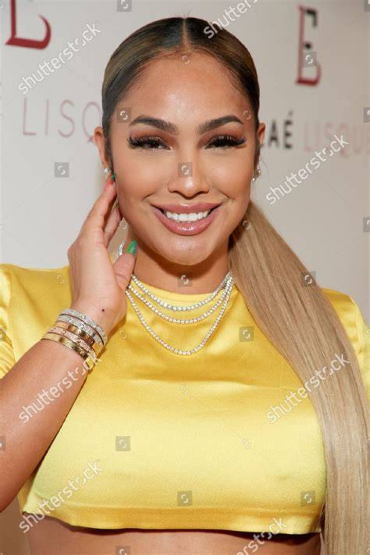 Yaya Ochoa attends &ldquo;Ella&eacute; Lisqu&eacute; Birthday Collection Fashion Show" Red